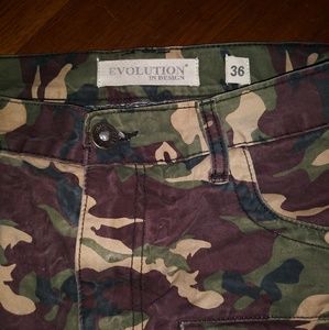 Evolution in Design Camo destress Jeans